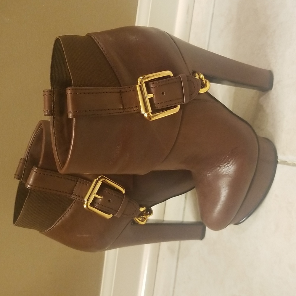 Donald J Pliner brown boots size 6.5M EUC...high heel sexy boots - Picture 3 of 16